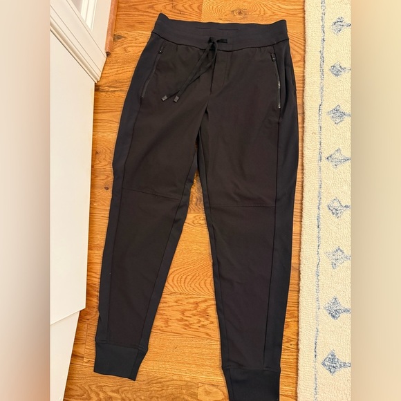 Athleta Headland Hybrid Trek Jogger size 6 - Picture 2 of 8